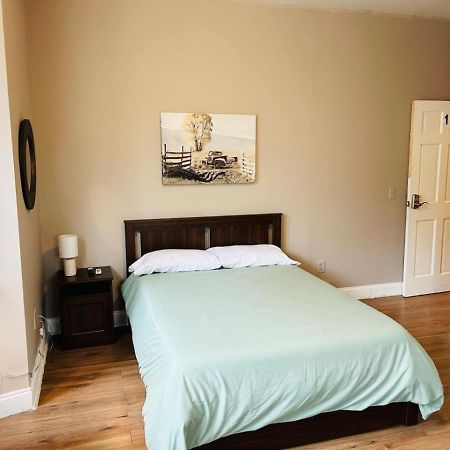 Nice Big Room Near Whole Foods, Brown University With Shared Bathroom And Kitchen Providence Exterior foto