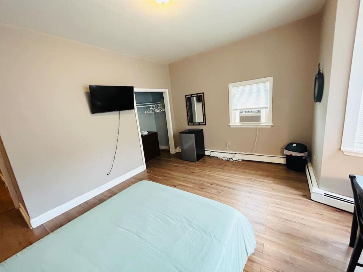 Nice Big Room Near Whole Foods, Brown University With Shared Bathroom And Kitchen Providence Exterior foto